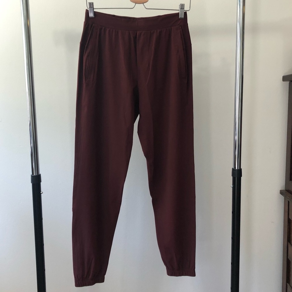 Lululemon. Surge jogger. Small. Red.